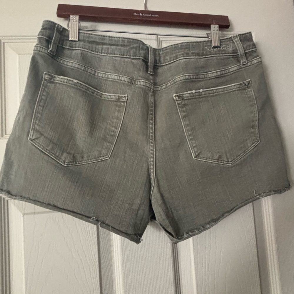 Vigoss Elliot Pocket Utility Shorts in Olive - Picture 2 of 3